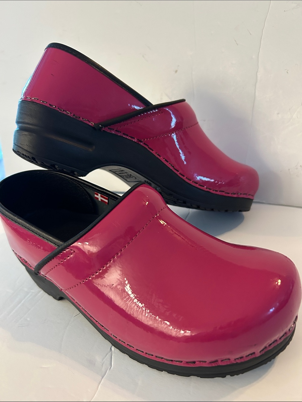 Sanita Patent pink Slip-On chef Clogs size 40 EU/ 9 usa the original danish clog